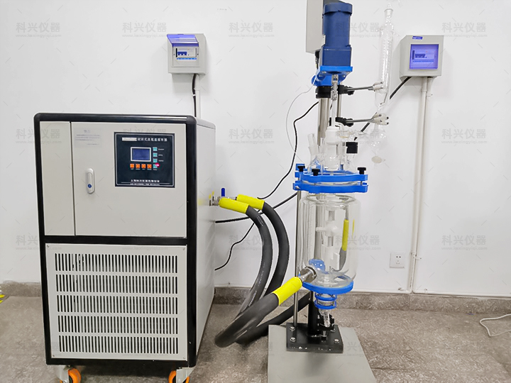 上?？婆d儀器與四川某大學(xué)合作現(xiàn)場(chǎng)